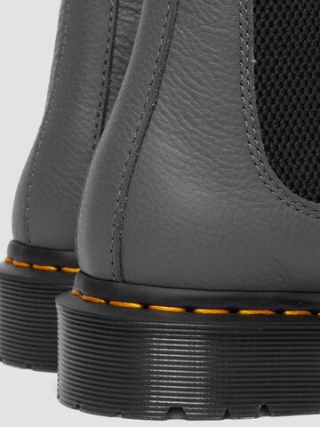 Dr. Martens Ботинки челси в Серый
