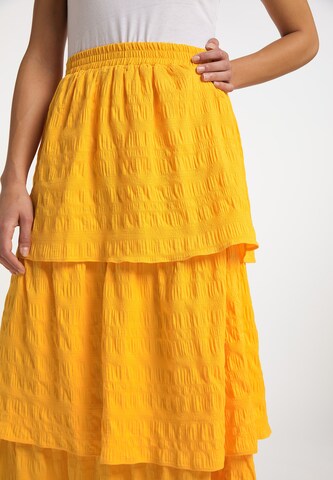 IZIA Skirt in Orange