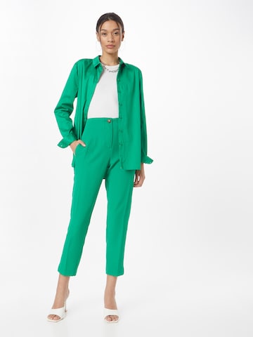 Coupe slim Pantalon à plis Dorothy Perkins en vert