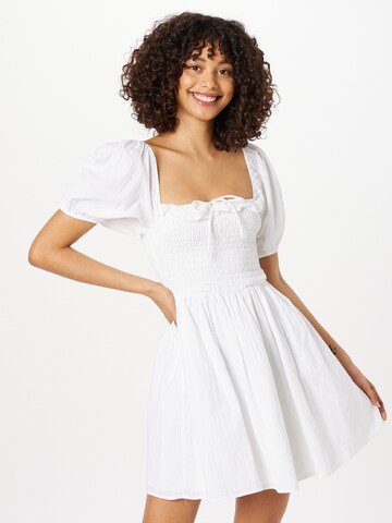 Robe d’été Abercrombie & Fitch en blanc : devant