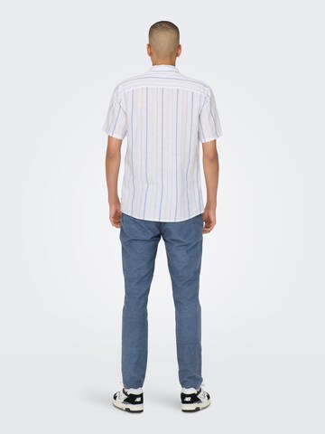 Coupe regular Chemise 'CAIDEN' Only & Sons en blanc