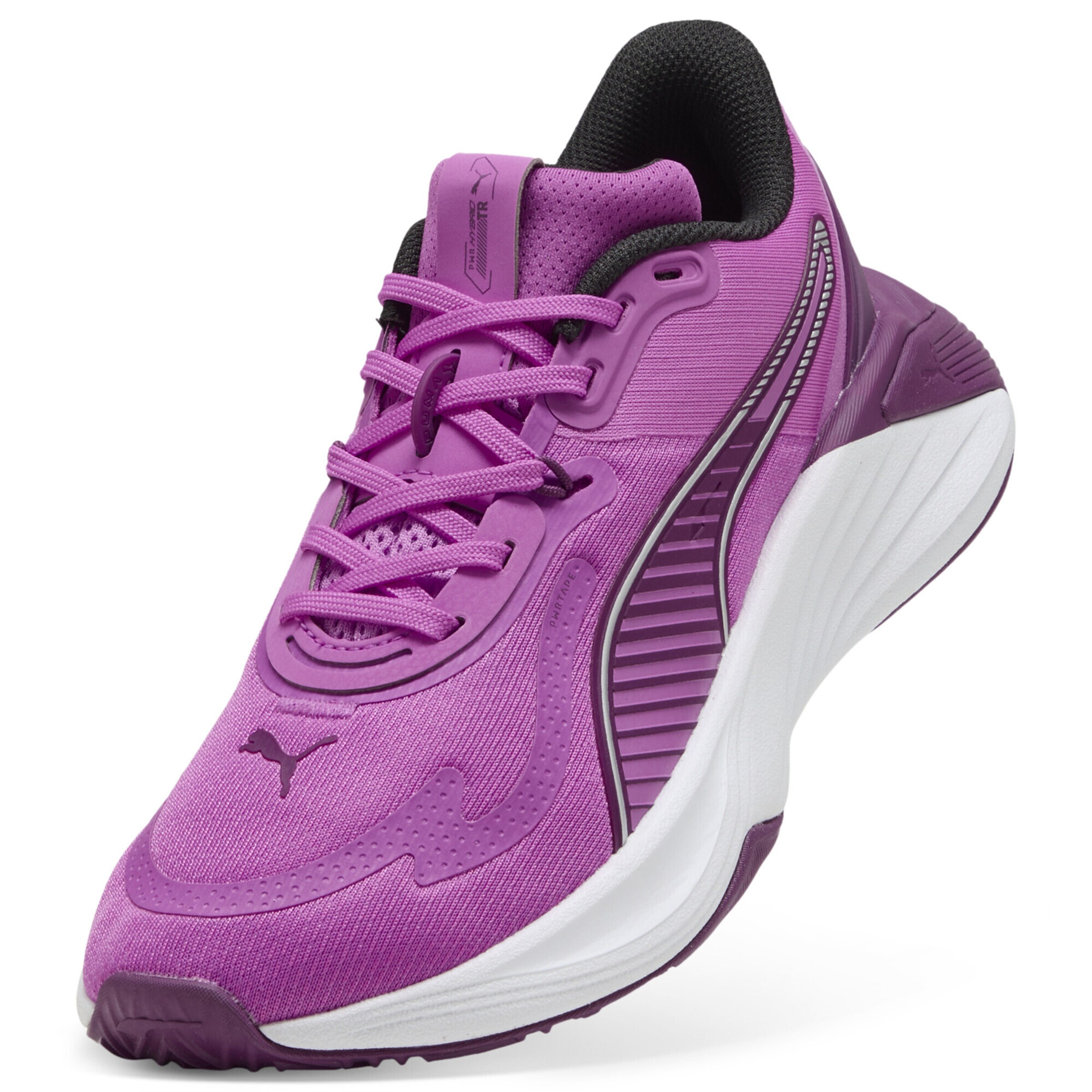 Chaussure de sport PUMA en rose : devant