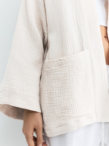 Pull&Bear Кимоно в бежово