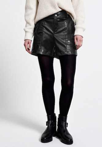 Street One Studio Loosefit Shorts in Schwarz: Vorderseite