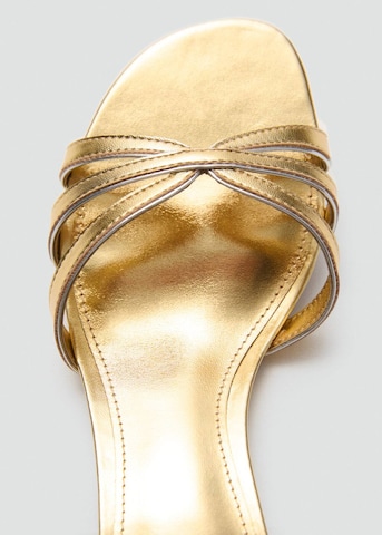 MANGO Riemensandale in Gold