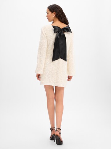 Marie Lund Jurk in Beige