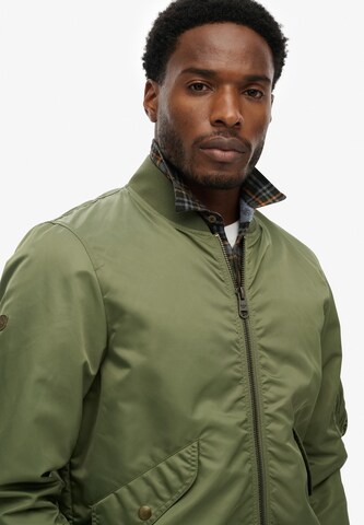 Veste mi-saison Superdry en vert
