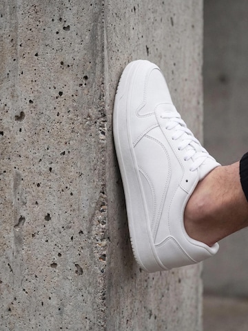 nae Vegan Shoes Tenisky 'DOKA' – bílá