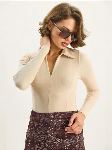 Bianco Lucci - Camisa 'Blusen' em bege