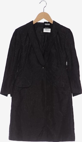 Windsor Jacket & Coat in S in Black: front