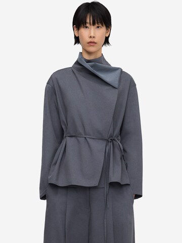 Adolfo Dominguez Pluus, värv hall: eest vaates