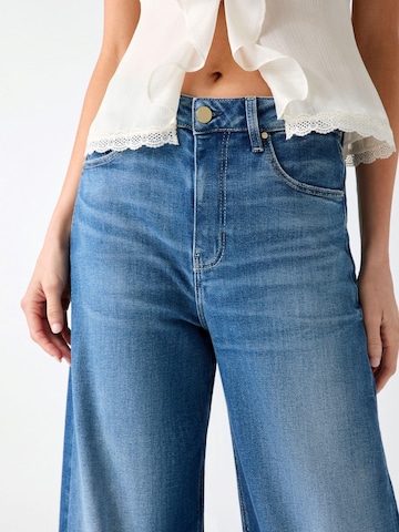 GUESS Wide Leg Jeans 'W6YAJGD1355' i blå