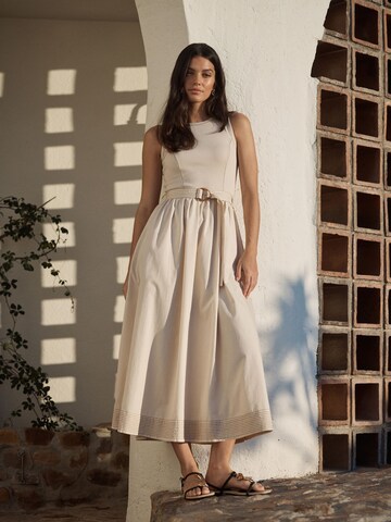Robe Next en gris : devant