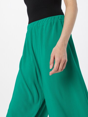 s.Oliver Wide Leg Hose in Grün