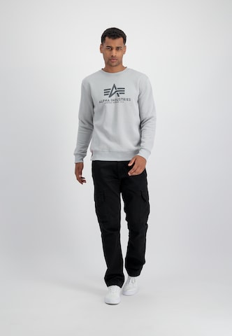 ALPHA INDUSTRIES Sweatshirt in Grey