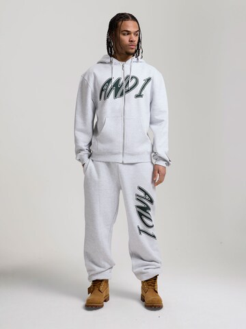 AND1 Sweatjacka 'Staple Graphic' i grå