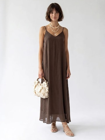 MixRay - Vestido em castanho: frente
