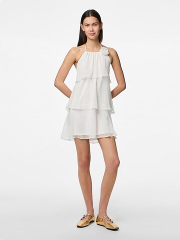 Robe de cocktail PIECES en blanc
