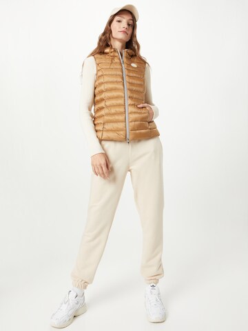 Gilet di No. 1 Como in beige