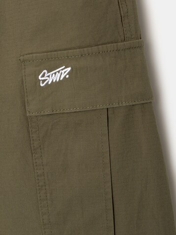 Pull&Bear Loose fit Cargo trousers in Green