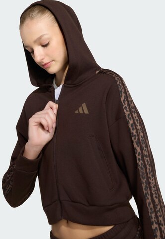 ADIDAS SPORTSWEAR Спортна жилетка с качулка в кафяво
