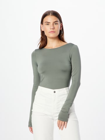 WEEKDAY Shirt 'Gizem' in Green: front