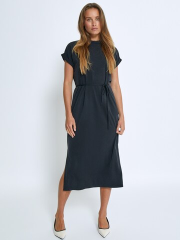minus Kleid 'Mavelyn' in Schwarz: Vorderseite