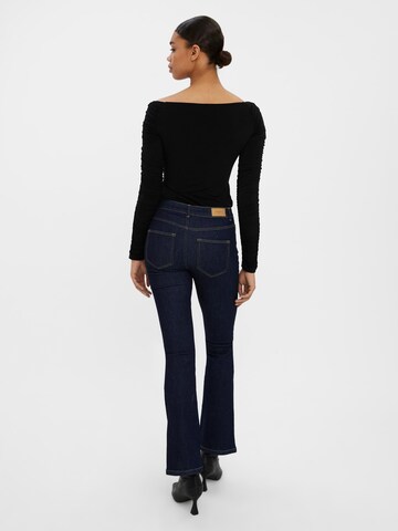 Vero Moda Petite Flared Jeans 'PEACHY' in Blau