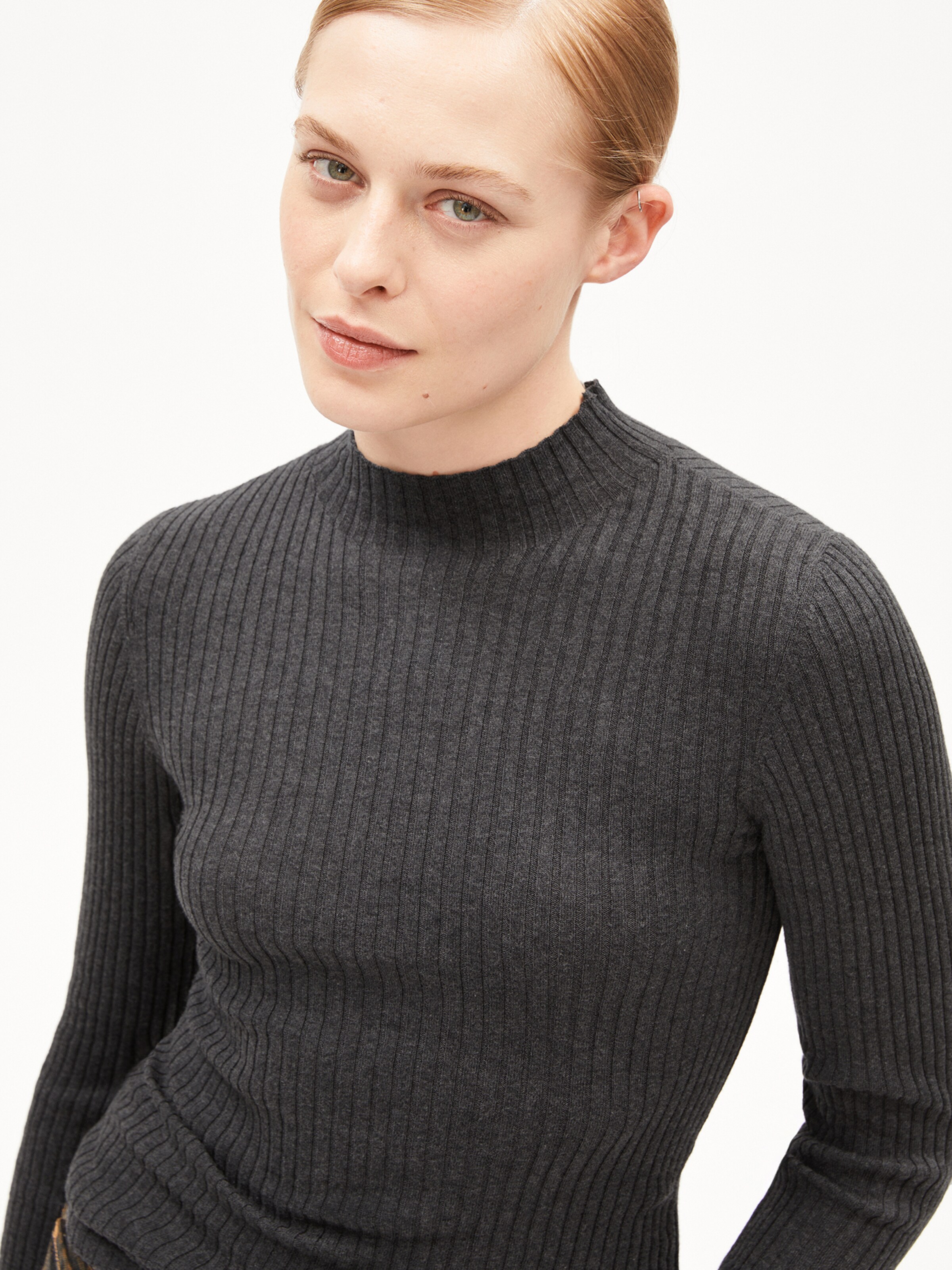 ARMEDANGELS Strickpullover ' ALAANIA ' in Grau: Vorderseite
