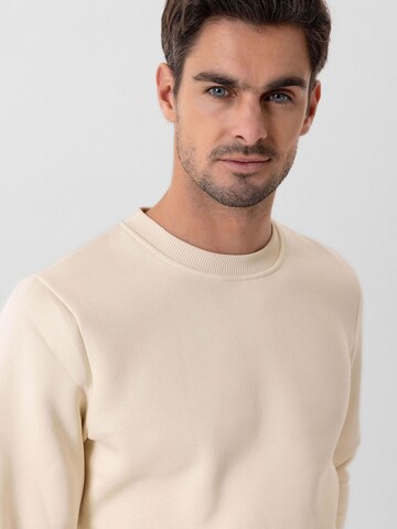 Jacey Quinn Sweatshirt in White