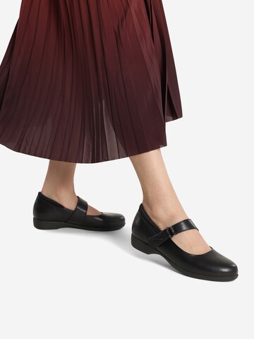 Dream Pairs Ballet Flats in Black