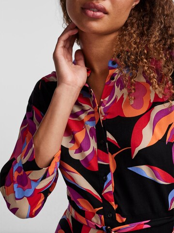 YAS - Vestido camisero 'YASSAVANNA' en negro