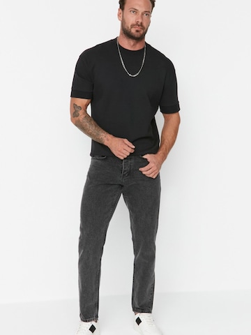 Trendyol Regular Jeans in Grau