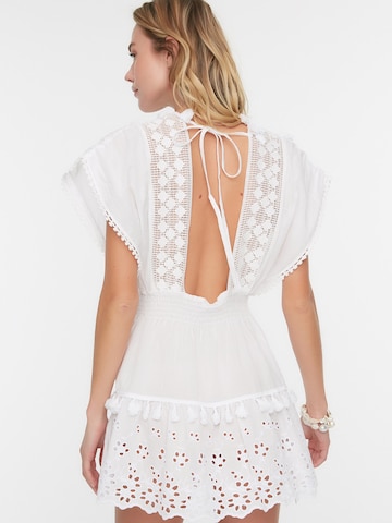 Trendyol - Vestido de verano en blanco
