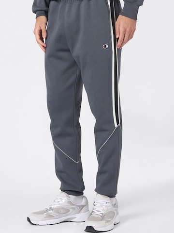 Tapered Pantaloni di Champion Authentic Athletic Apparel in grigio