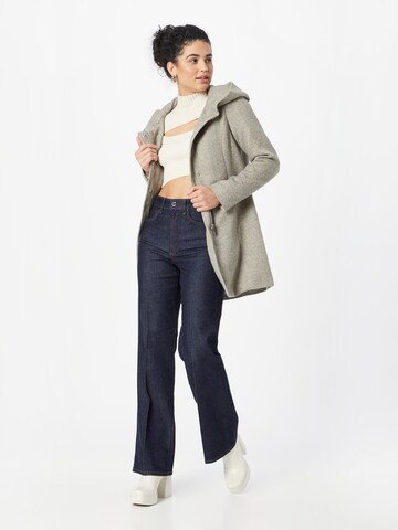 VERO MODA Between-Seasons Coat 'DONA' in Green