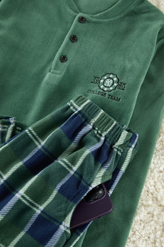 Trendyol - Pijama largo en verde