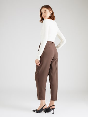 Effilé Pantalon à plis 'Cindy Dagny' BRUUNS BAZAAR en marron