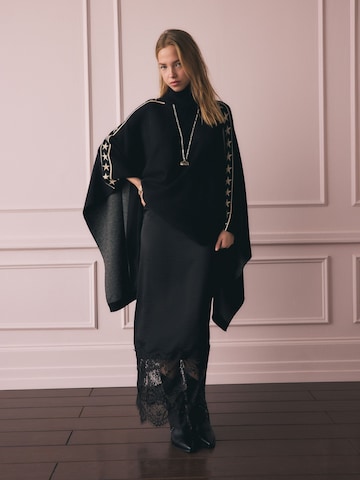 Rockett St George Cape in Black