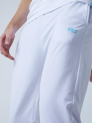 Coupe slim Pantalon de sport 'Slim Training Pants' SPORTKIND en blanc