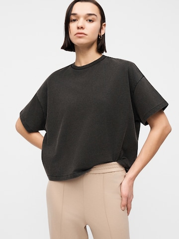 Felpa 'PCCHILLI' di PIECES in nero