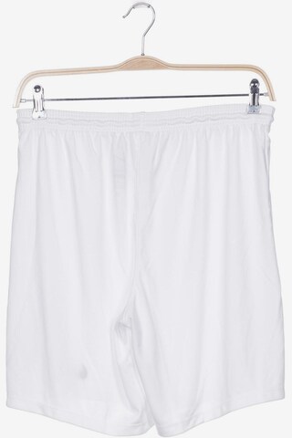 NIKE Shorts in 35-36 in White