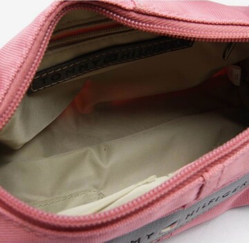 TOMMY HILFIGER Schultertasche / Umhängetasche One Size in Pink