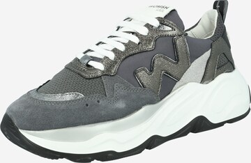 WOMSH Sneakers 'FUTURA' in Silver: front