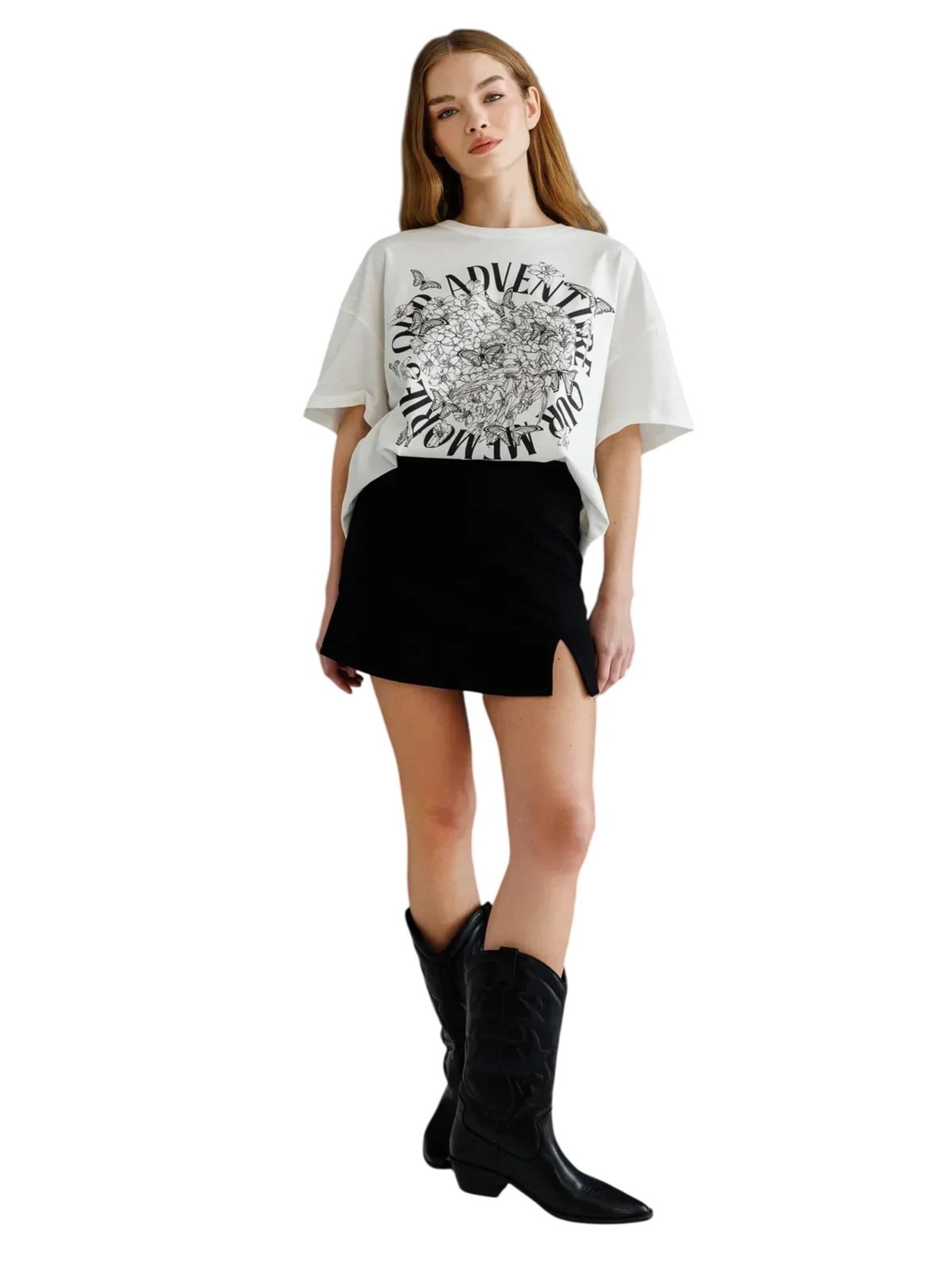 Alexa Dash Skirt in Black: front