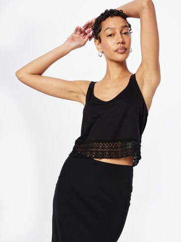 ABOUT YOU Top 'Connie' in Zwart: voorkant