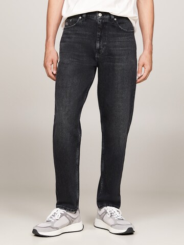 Tommy Jeans Tapered Jeans 'Isaac' in Black: front