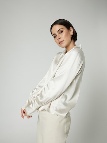 A LOT LESS - Blusa 'Christiana' en blanco