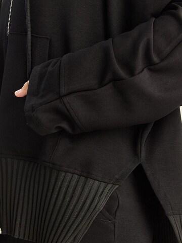 Completo pantalone di Bianco Lucci in nero