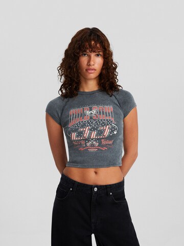 T-shirt Bershka en gris : devant